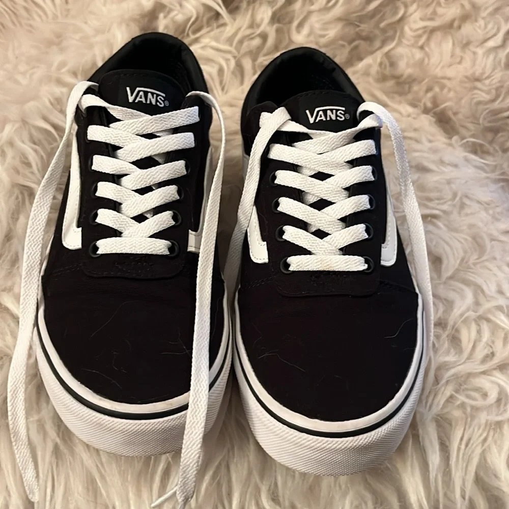 Vans Women's Black and White Lace-Up Shoes - Picture 6 of 6